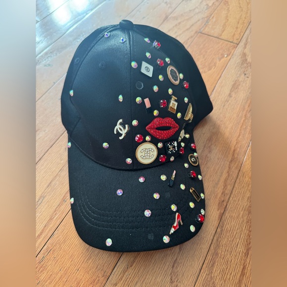 Accessories - Chic Black Cap With Charms